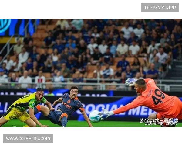 传奇队长萨内蒂现身梅阿查观战引全场球迷热烈欢呼掀起蓝黑激情高潮 传奇队长萨内蒂现身梅阿查观战引全场球迷热烈欢呼掀起蓝黑激情高潮