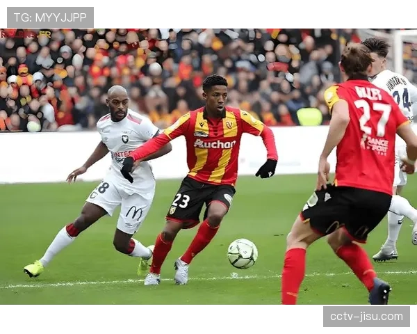 法甲焦点战:马赛1-0力克里尔,升至积分榜第三掌握欧冠资格主动